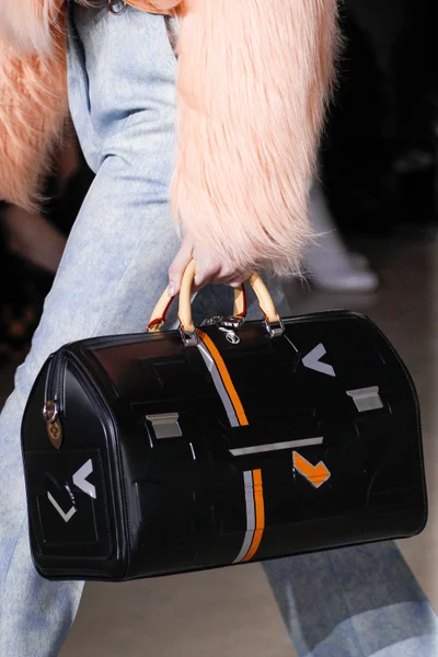 Look 34